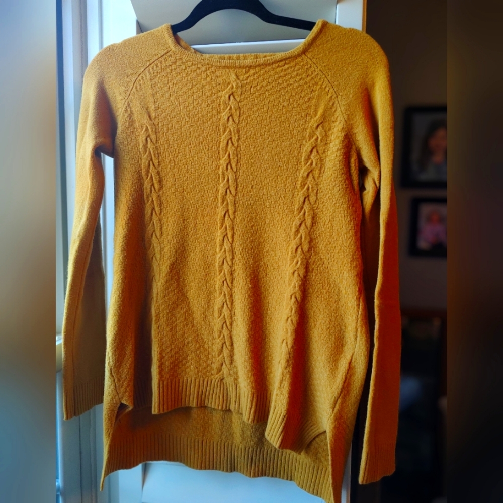 Cyrus sweater in mustard/gold.